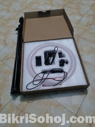 12 inch ring light and digipod tr 452. Full fresh condition